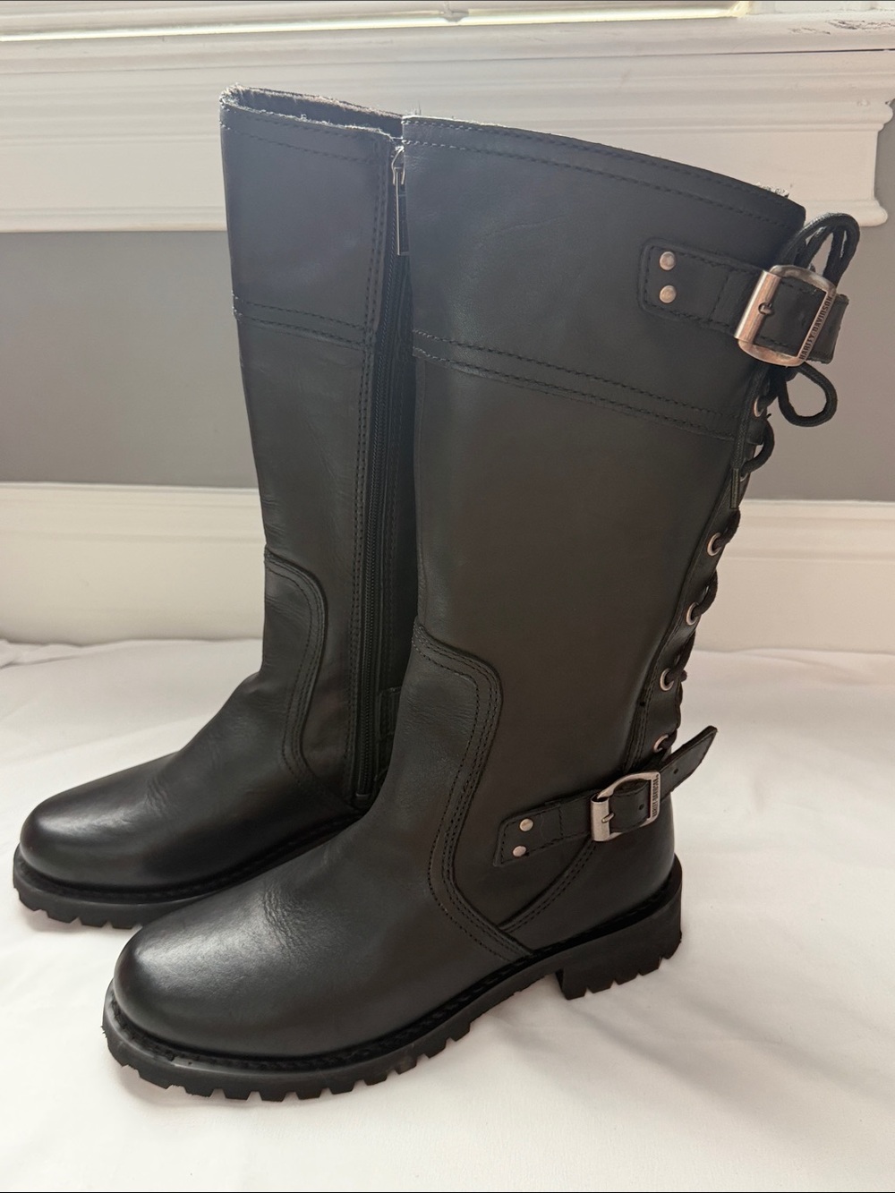 HARLEY-DAVIDSON Black Lace-Up Buckle Knee-High Boots.
